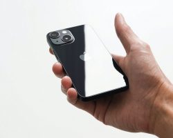 iPhone 14 Pro Sızıntısı: Hap Şekilli Kamera, Ekranın Altındaki Face ID!