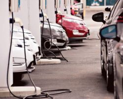 Elektrikli Araç Şarj İstasyonu İşletme Maliyetleri Nelere Bağlıdır?
